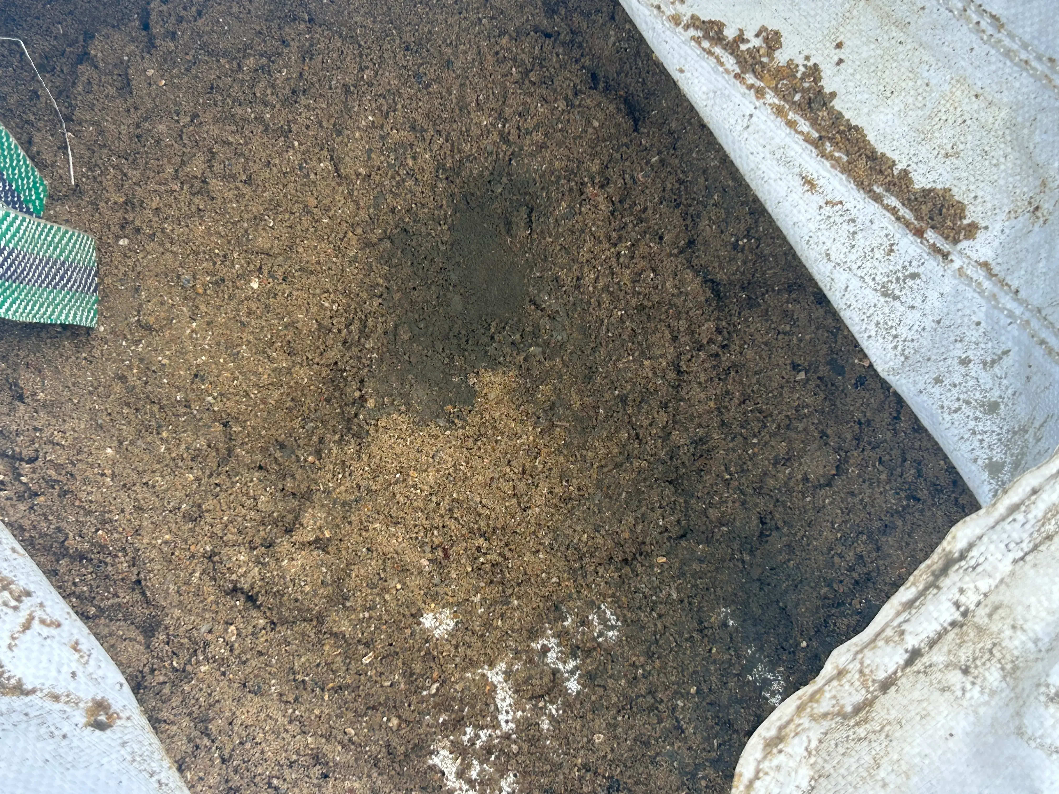 Ballast materials used for concrete base preparation